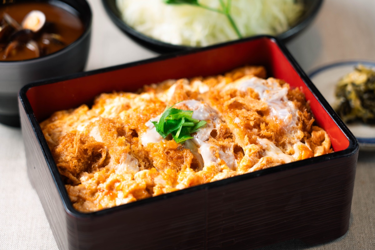 重箱に詰めたかつ重