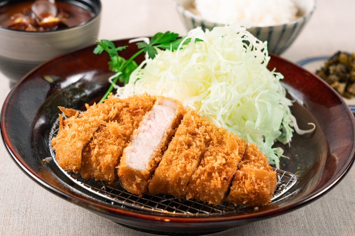ロースかつ膳(サクサクの衣とキャベツ)